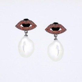 Lip Pearl