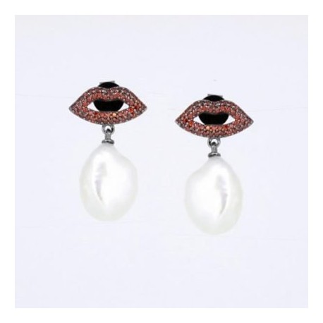 Lip Pearl